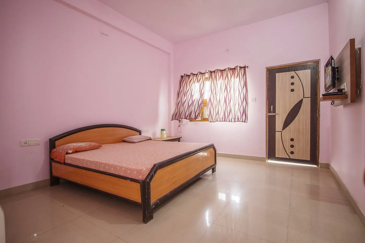 Budget Room Interior In Chitrakoot - Yatra Service