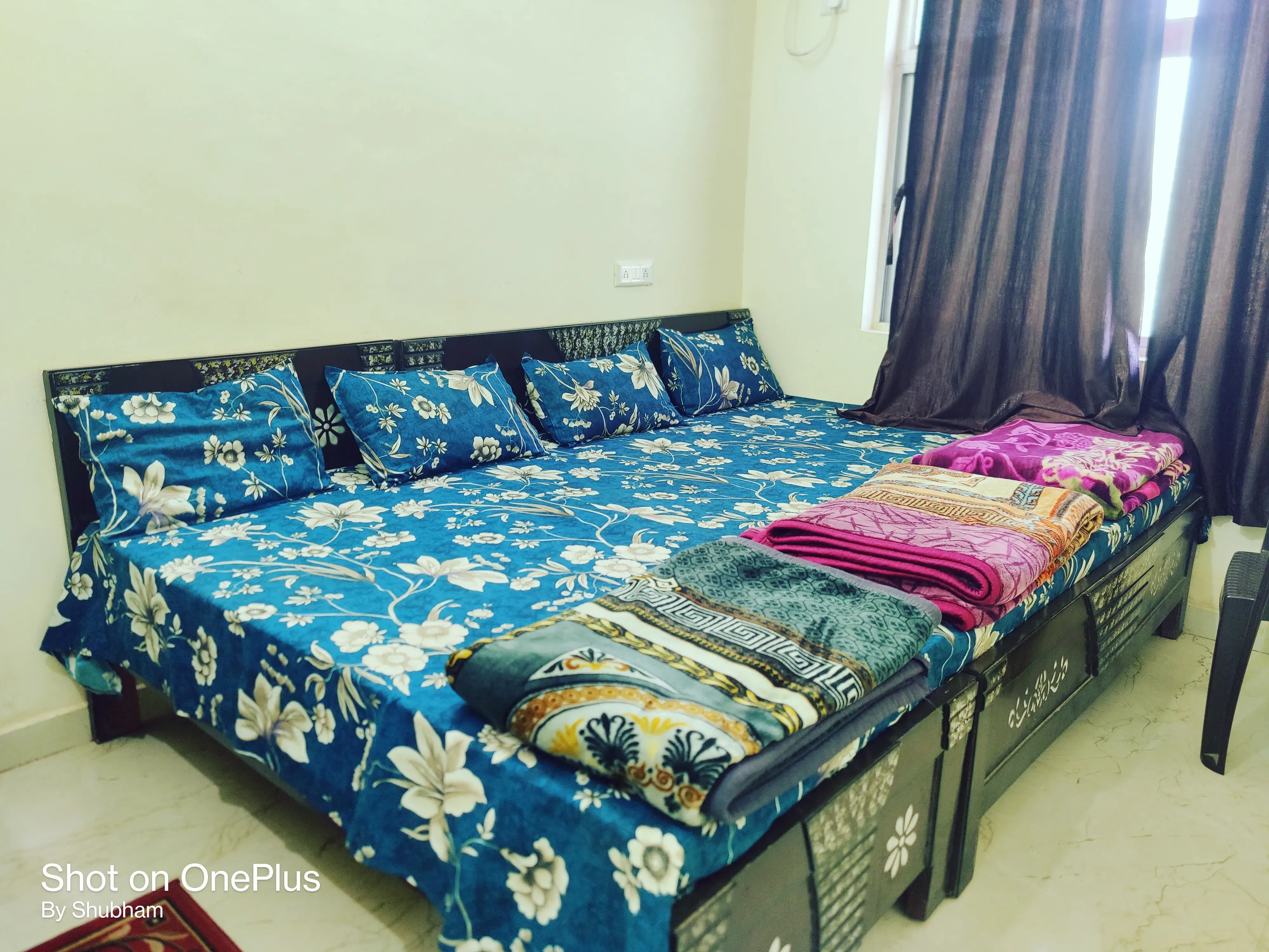 Comfortable Bedding Room At Vijay Raghav Sadan - Yatra Service