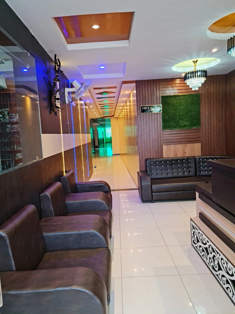 Guest Waiting Area Inside Hotel Mandakini - Yatra Service
